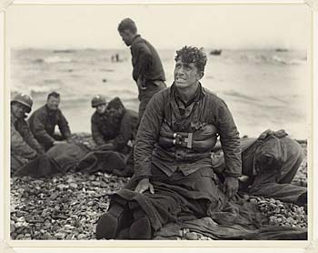 D Day Rescue, Omaha Beach, Rosenblum, Walter, 1919- photographer.