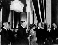 President Calvin Coolidge and wife Grace with Herbert Putnam and others