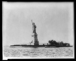 Statue of Liberty [photographic print]