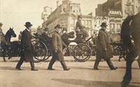 [Roosevelt in carriage on Pennsylvania Avenue going to the Capitol]