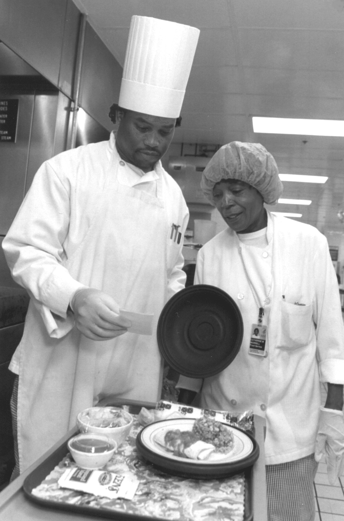 photo of dietary staff preparing food