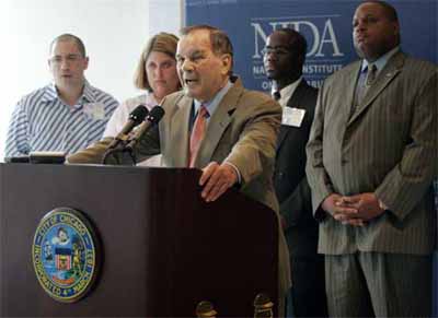 Chicago Mayor Richard M. Daley expresses support for the new NIDA recommendations