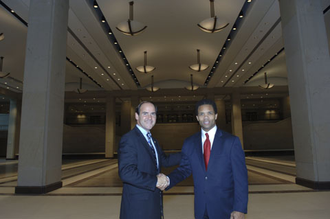 Congressman Jackson and Congressman Zach Wamp shaking hands in Emancipation Hall