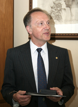 Dr. Alexander Wlodawer