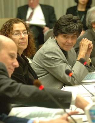 JAMA editor-in-chief Dr. Catherine DeAngelis (r) listens to discussion, along with Dr. Barbara L. Wolfe of the University of Wisconsin and Dr. Ralph I. Horwitz of Stanford University.