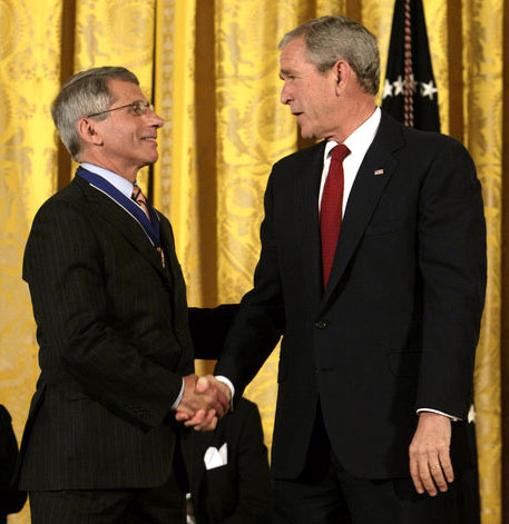 NIAID director Dr. Anthony Fauci (l) was presented with the 2008 Presidential Medal of Freedom by President George W. Bush