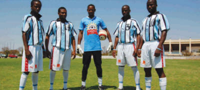 Pontscho Moloi, Tshepo Motlhabankwe, Modiri Morumo, Khumo Motlhabane and Donald Thobega proudly wear their Zebras4Life wrist bands