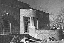 Meyer House, Huntleigh Village, Missouri