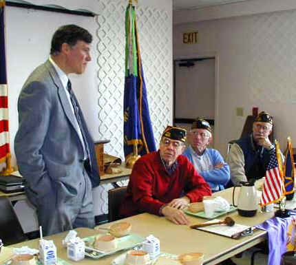 Inslee Talks with VFW