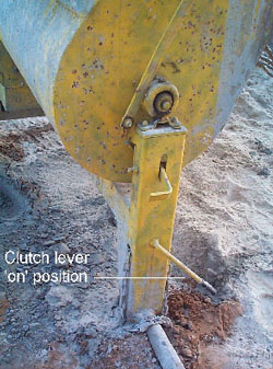 Clutch in the ‘on’ position, paddles rotating.