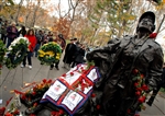 VIETNAM WOMEN'S MEMORIAL - Click for high resolution Photo