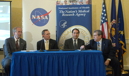 NASA Associate Administrator for Space Operations Mr. William H. Gerstenmaier, former astronaut Colonel Carl E. Walz (USAF, Ret.), NICHD scientist Dr. Joshua Zimmerberg, and NIAMS Director Dr. Stephen I. Katz respond to questions from the media.