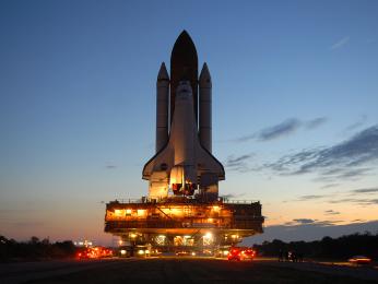 Discovery rolls to the launch pad on Jan. 14, 2008, in preparations for mission STS-119.