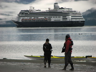 Cruise ship at Tracy Arm-Fords Terror Wilderness