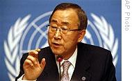 Ban Ki-moon at a press conference at UN headquarters in Geneva, 12 Dec 2008