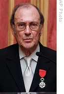 Nobel-winning British playwright Harold Pinter, wearing the French Legion d'honneur that he was awarded by French Prime Minster Dominique de Villepin, at the French Embassy in London (2007 file)