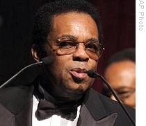 Freddie Hubbard receives a National Endowment for the Arts Jazz Masters Award at the NEA Jazz Masters Awards Concert in New York, 13 Jan. 2006&nbsp;