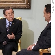 Egyptian President Hosni Mubarak, right, meets with UN Secretary-General Ban Ki-moon in Cairo, Egypt, 14 Jan 2009