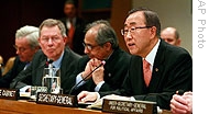 UNSG Ban Ki-moon (R) at a meeting with Arab foreign ministers on the Gaza situation in New York, 05 January 2009