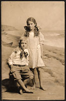 Margaret and Richard Mead on the beach