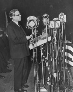 Rabbi Stephen Wise speaks at Madison Square Garden.