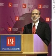 U.S. Federal Reserve chairman Ben Bernanke delivers a speech to the London School of Economics in London, 13 Jan 2009