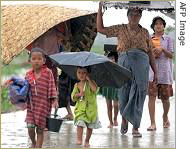 流离失所的缅甸人寻找住地