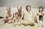 Jackson Pollock, Clement Greenberg, Helen Frankenthaler, Lee Krasner and a child at the beach, ca. 1952