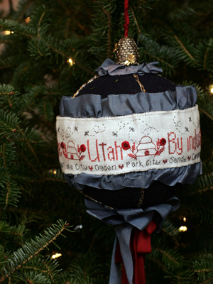 Utah Senator Orrin Hatch selected artist Teri Richards to decorate the State's ornament for the 2008 White House Christmas Tree