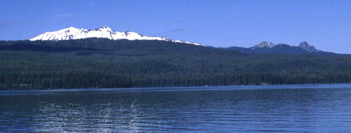 Photo of Diamond Peak from Odell Lake