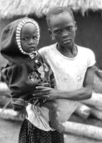 Photo of a mother and child in Africa.