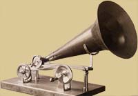Early Gramophone, hand cranked