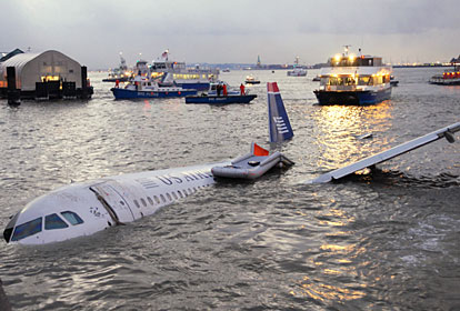 An Airbus 320 US Airways aircraft has gone down in the Hudson River in New York, Thursday.