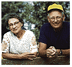 Foto de dos personas mayores