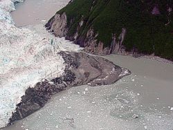 Photo of Hubbard Glacier terminus June 23, 2002 (click on image for enlargements 750 KB).