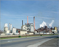 Photo of Pekin Energy Company ethanol production plant.