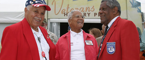 World War II fighter pilots Sam O'Dennis, right, and other veterans of the segregated 332nd Fighter Group have formed Tuskegee Airmen Inc., a service organization that supports young people through education, scholarships, sponsorships to military academies and flight training at the Tuskegee Institute. O'Dennis is with the Chicago chapter of the organization.