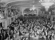 Baile inaugural del presidente Calvin Coolidge en 1925 (Foto de la National Photo Company Collection de la Biblioteca del Congreso).
