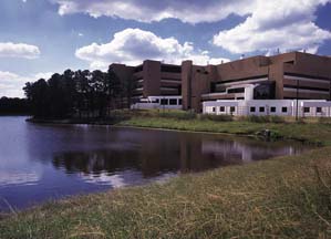 Campus del NIEHS vista del lago