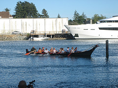 Canoe Arriving at Swinomish von U.S. Geological Survey