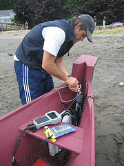 Water Quality Equipment on Canoe von U.S. Geological Survey