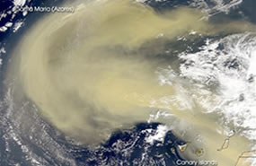 Massive sandstorm blowing off the northwest African desert. (Norman Kuring)