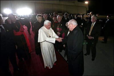 Vice President Dick Cheney and Mrs. Lynne Cheney bid farewell to Pope Benedict XVI Sunday, April 20, 2008, at John F. Kennedy International Airport in New York, wrapping up a six-day, U.S. visit that included a meeting with President George W. Bush, meetings with the Catholic faithful, interfaith dialogues and the celebration of Mass with over 57,000 people at Yankee Stadium in New York.