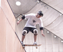 Pierre-Luc Gagnon Dropping In at Slam City Jam