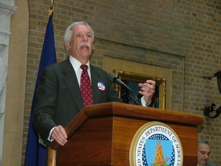 Photo of Secretary Ed Schafer addressing the audience at the 2008 U S D A  kickoff for their C F C campaign