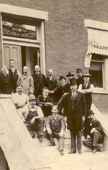 photo of members of the Divison of Chemistry, circa 1899