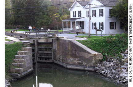 Participants at the 2005 national conference on scenic byways visited the Ohio & Erie Canalway in Peninsula, OH (shown here) and other byways to learn what it takes to manage these natural, historical, and scenic assets. (Photo credit: Frank Lichtkoppler, Lake Erie Coastal Ohio Trail)