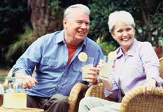 couple drinking lemonade