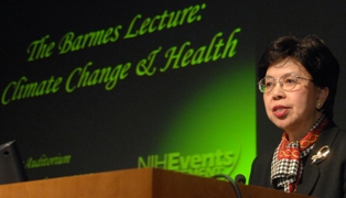 Dr. Margaret Chan giving the 2007 Barmes Lecture