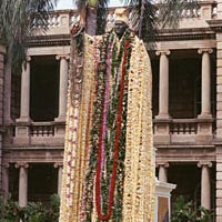 Lei-draped statue of King Kamehameha, June 11, 1999